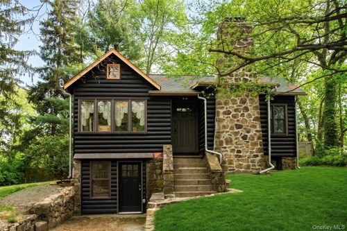 11 Locust Dr, Cold Spring, NY, 10516-4130 | Card Image