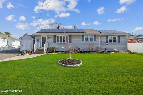 501 Rose St, Lakehurst, NJ, 08733-2527 | Card Image