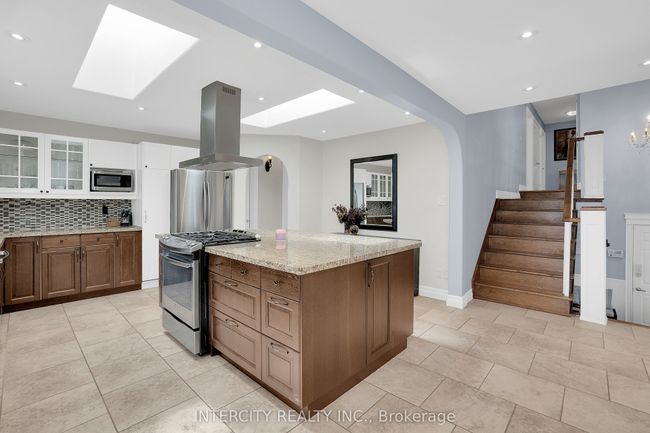31 Archibald Rd, House other with 5 bedrooms, 5 bathrooms and 9 parking in King ON | Image 6