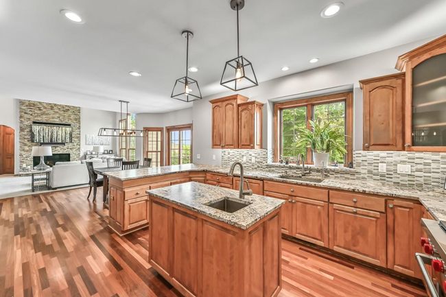 W226N3550 Wethersfield Road, House other with 5 bedrooms, 3 bathrooms and null parking in Pewaukee WI | Image 9