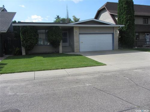 542 Christopher Lane, Saskatoon, SK, S7J3S5 | Card Image