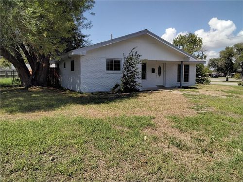 1611 Crosby St, Portland, TX, 78374-2420 | Card Image