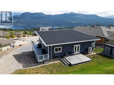 2607 St Andrews St, House other with 3 bedrooms, 3 bathrooms and 2 parking in Blind Bay BC | Image 2