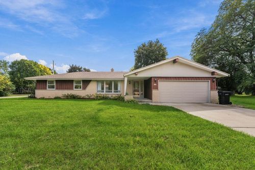 5503 W Silverleaf Lane, Brown Deer, WI, 53223 | Card Image
