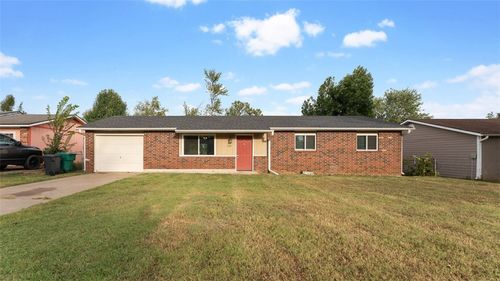 1003 N 30th St, Rogers, AR, 72756-9532 | Card Image