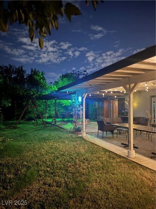 4202 W Pinecrest Cir, Las Vegas, NV, 89121-4924 | Card Image