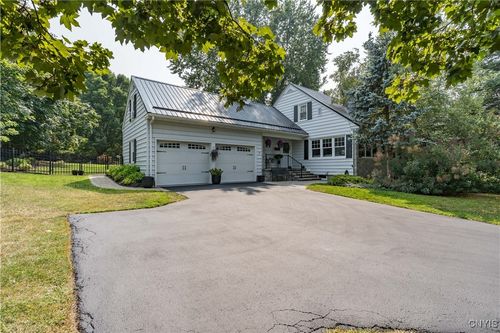 276 Thompson Blvd, Watertown, NY, 13601-4145 | Card Image
