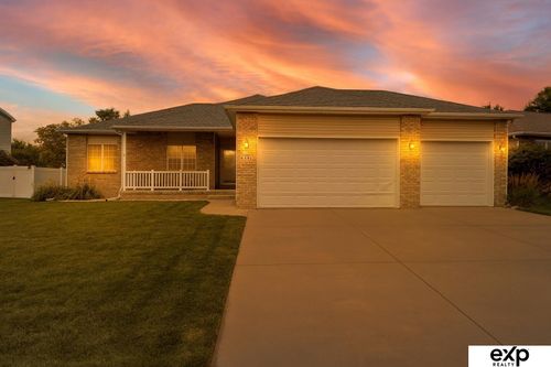 6530 Blackstone Rd, Lincoln, NE, 68526-9606 | Card Image