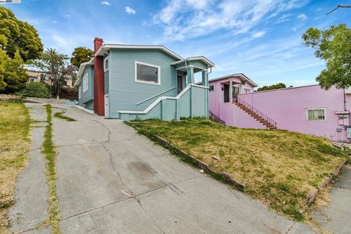 9700 Macarthur Blvd, Oakland, CA, 94605-4747 | Card Image