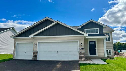 1752 Squirrel Way, New Richmond, WI, 54017-7276 | Card Image