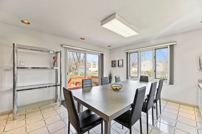 2213 Strawberry Ln, House other with 3 bedrooms, 3 bathrooms and 2 parking in Glenview IL | Image 15