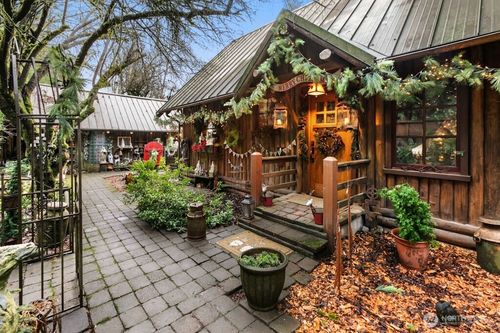 25629 Ne Redmond Fall City Rd, Redmond, WA, 98053-9010 | Card Image