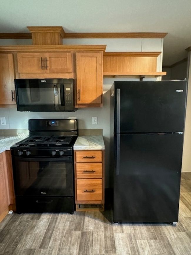 64 Baron Ave, Home with 1 bedrooms, 1 bathrooms and 2 parking in Pontiac IL | Image 9