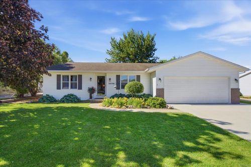 2208 Oxford Lane, Cedar Falls, IA, 50613 | Card Image