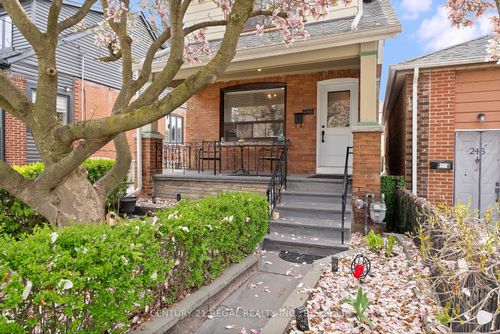 246 Westlake Ave, East York, ON, M4C4T2 | Card Image