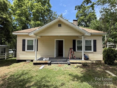 202 Rick St, Mount Holly, NC, 28120-1547 | Card Image