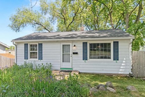 4711 Camden Rd, MADISON, WI, 53716-2225 | Card Image
