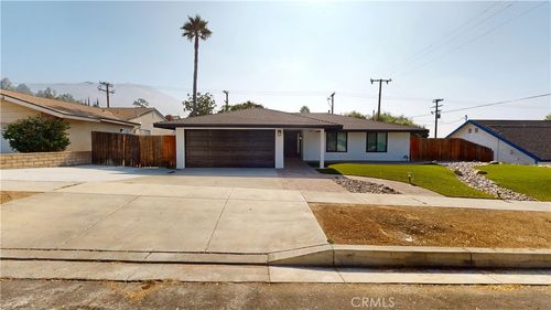 2551 La Praix St, Highland, CA, 92346-2202 | Card Image