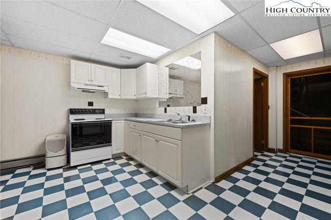Lower level kitchen. | Image 28