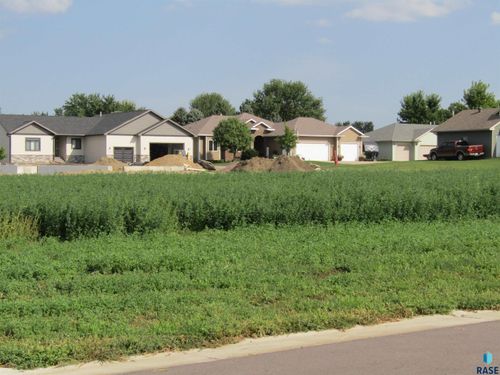 303 S Benjamin St, Humboldt, SD, 57035 | Card Image