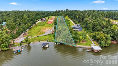 61-1792 Waters Edge Dr, Granite Falls, NC, 28630-9572 | Card Image