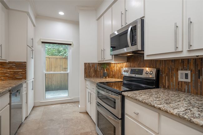 APT-111 - 4242 Travis St, Townhouse with 2 bedrooms, 3 bathrooms and null parking in Dallas TX | Image 9