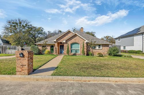 601 Hilltop Ct, Kennedale, TX, 76060-2630 | Card Image