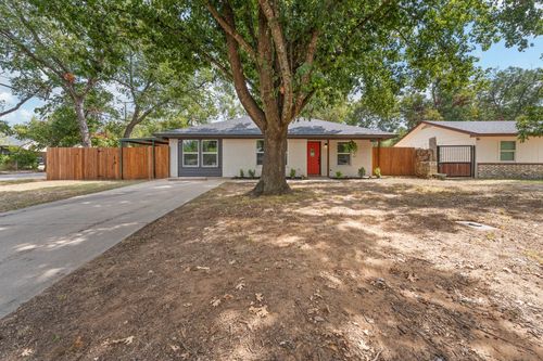 101 Myers Ave, Cleburne, TX, 76033-5855 | Card Image