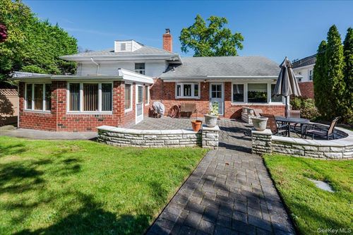 50 Horatio Pkwy, Oakland Gardens, NY, 11364-1525 | Card Image