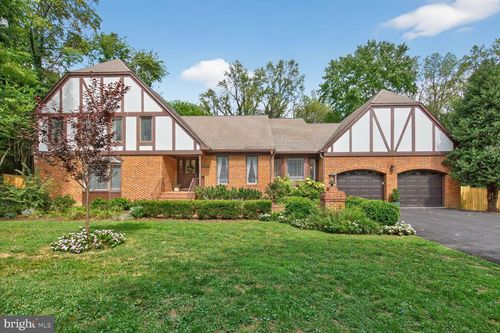 7054 Idylwood Rd, Falls Church, VA, 22043-1526 | Card Image