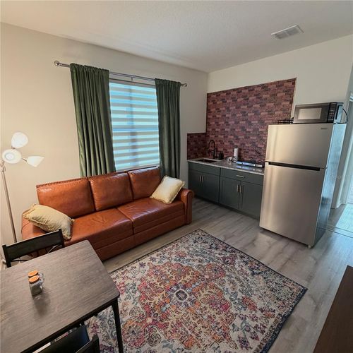 320 Spirit Landings Cir, WINTER HAVEN, FL, 33880-5211 | Card Image