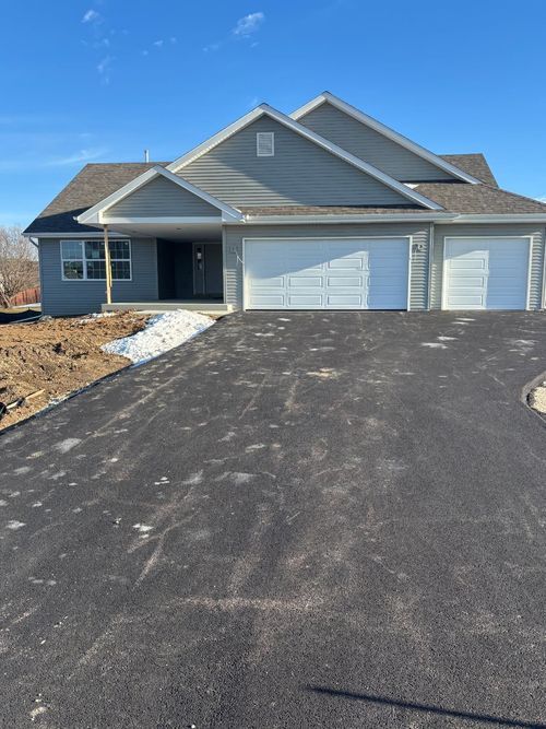 1111 Frosty Morning Dr, DAVIS JUNCTION, IL, 61020-9454 | Card Image