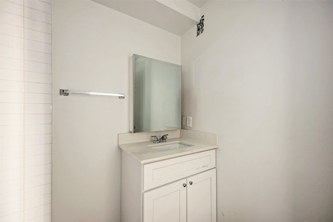 APT-106 - 306 E 30 Th St, Condo with 0 bedrooms, 1 bathrooms and null parking in Austin TX | Image 9