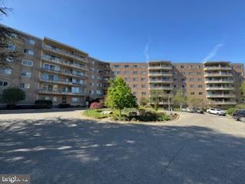 118s-100 West Ave, JENKINTOWN, PA, 19046-2625 | Card Image