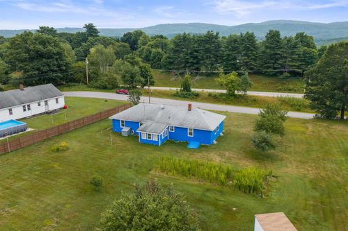12 Norris Rd, Pittsfield, NH, 03263-3215 | Card Image