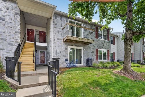 18 Quince Ct, LAWRENCEVILLE, NJ, 08648-4801 | Card Image