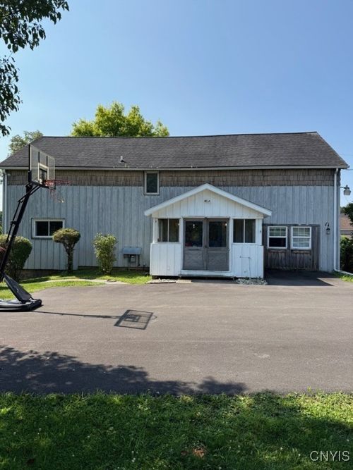 3590 Oneida St, New Hartford, NY, 13413-9589 | Card Image