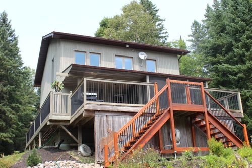 1082 Green Lake Rd, Algonquin Highlands, ON, K0M1S0 | Card Image