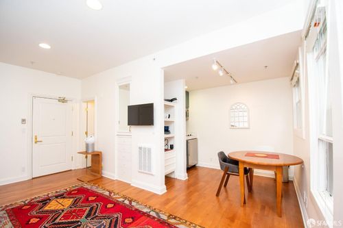 apt-207-725 Pine St, San Francisco, CA, 94108-3192 | Card Image