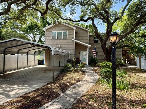 2807 Arendell St, Morehead City, NC, 28557-3322 | Card Image