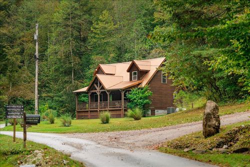 170 Birch Hollow Rd, Stanton, KY, 40380-8103 | Card Image