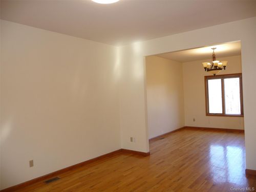 49 Lane Gate Rd, Wappingers Falls, NY, 12590-1826 | Card Image