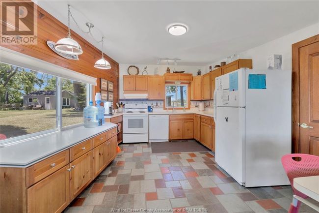 67 E Shore Rd, House other with 4 bedrooms, 2 bathrooms and null parking in Pelee Island ON | Image 24