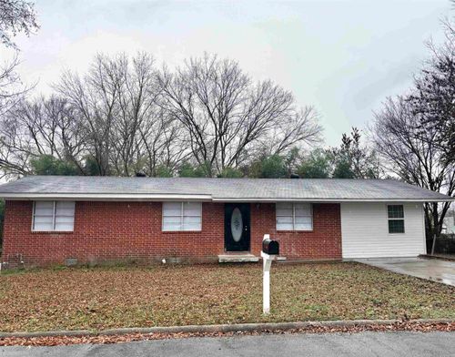 805 W Elm St, Morrilton, AR, 72110-2631 | Card Image