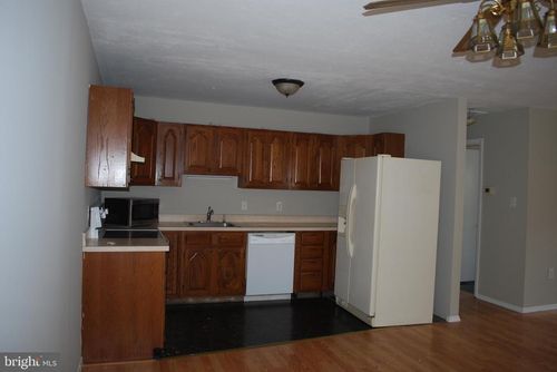 fl-2nd-353 Farnsworth Ave, BORDENTOWN, NJ, 08505-1760 | Card Image