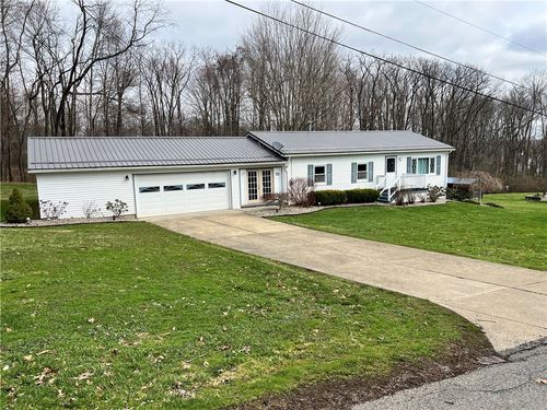 21 West Dr, Greenville, PA, 16125-2347 | Card Image