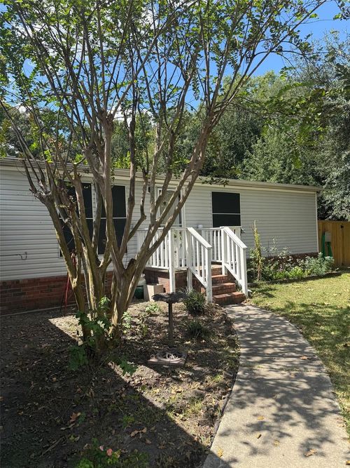 16296 Lone Star Ranch Dr, Conroe, TX, 77302-8312 | Card Image