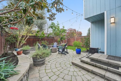 31 Regents Cir, Rohnert Park, CA, 94928-2971 | Card Image