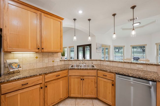 211 E Creek Dr, House other with 4 bedrooms, 3 bathrooms and 5 parking in Dripping Springs TX | Image 6
