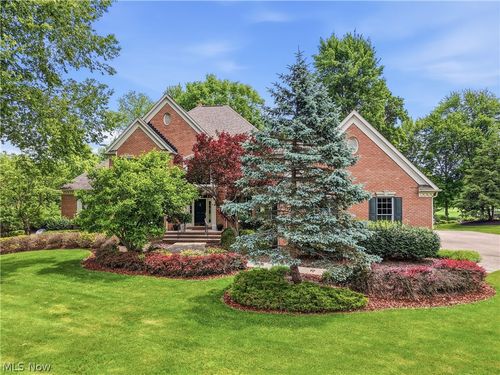 312 Aberdeen Ln, Aurora, OH, 44202-8549 | Card Image